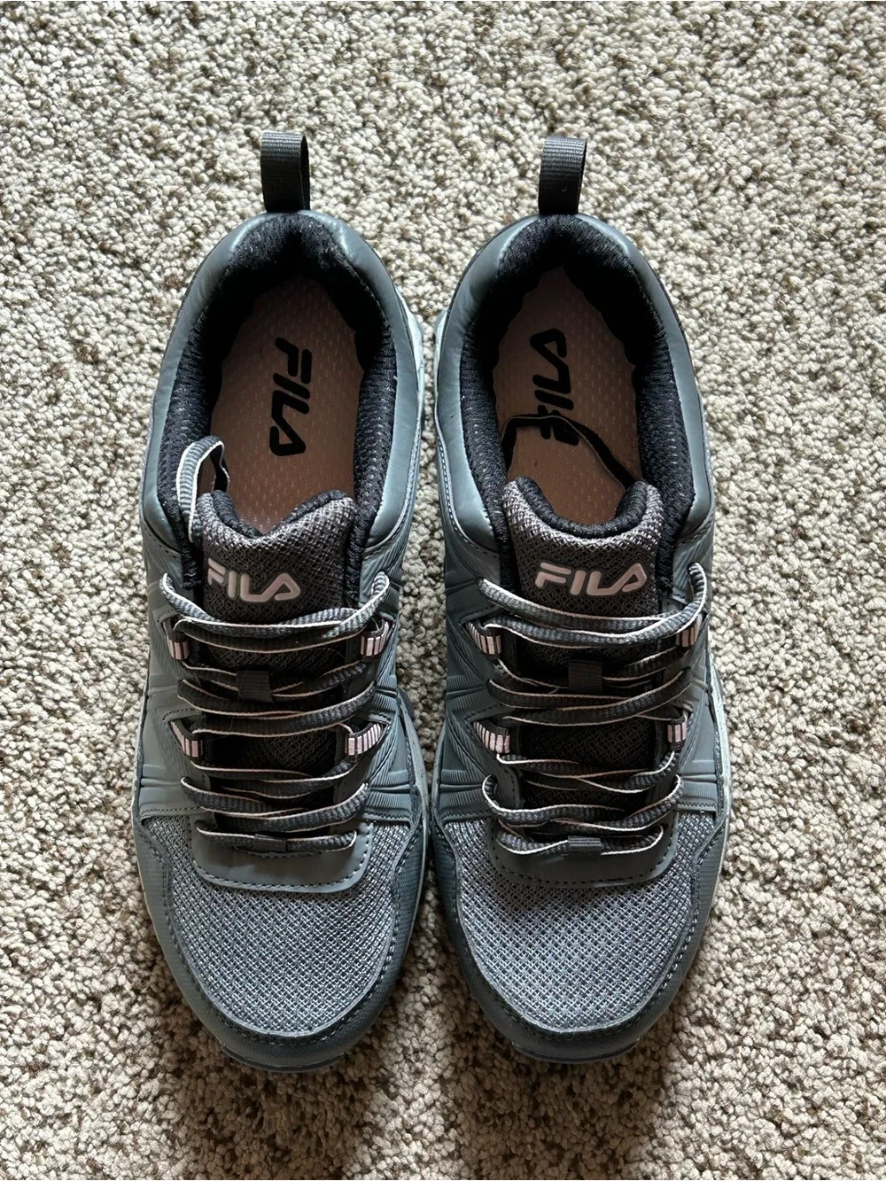 Fila Women's AT Peake 24 Trail Running Shoe in a gray & pink size 9